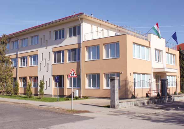 Tartalom 1. A Szombathelyi Szolgáltatási Szakképzési Centrum Barabás György Műszaki Szakgimnáziuma és Szakközépiskolájának rövid bemutatása... 3 1.1. Az intézmény típusa, tanuló- és pedagóguslétszáma.