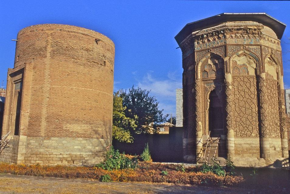 (1056) / Gumbad-i Burj és
