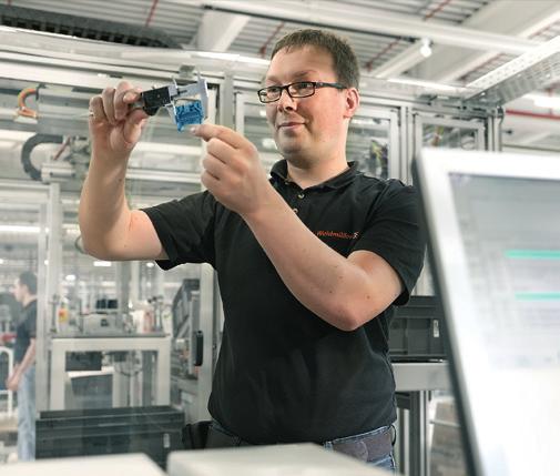 A tanácsadás, az alkalmazásokkal kapcsolatos szakértelem és az ipari know-how kombinációjának köszönhetően bármely területen képesek vagyunk megtalálni a legjobb megoldást.