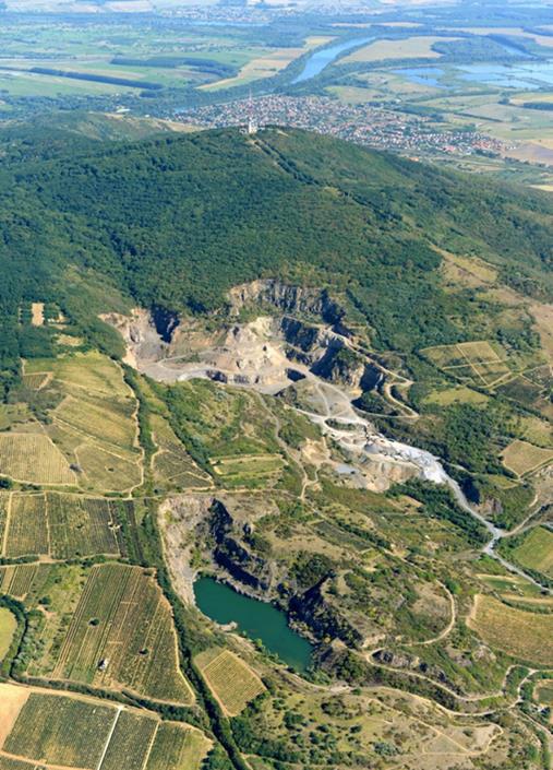 1 Ásványvagyon gazdálkodás és a Környezetvédelem összehangolása területén szerzett tapasztalatok Cseh