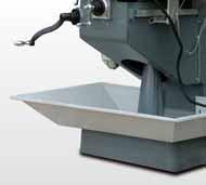 300 x 1.050 x 2.015 mm Nettó súly 850 kg MF 1 Vario 7.