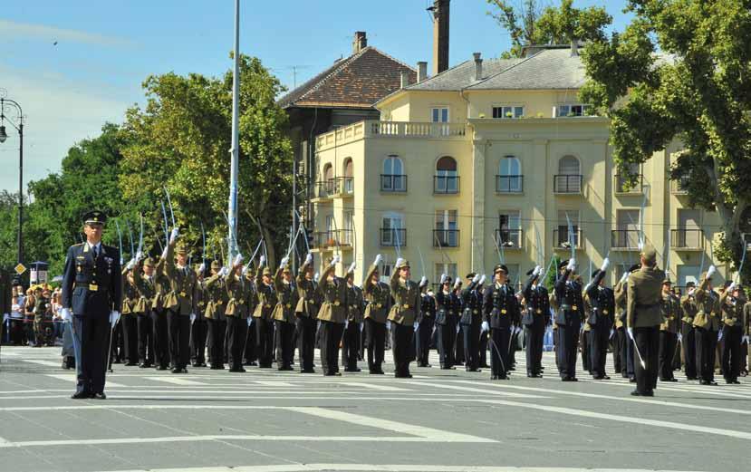 Ludovikás tisztek a tisztavatáson: vitéz Major