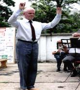 A Magyar Állami Operaházban 1955-ben meghívott vendégként lépett fel Mozart A varázsfuvola című operájában: az Éj királynője szerepében debütált.