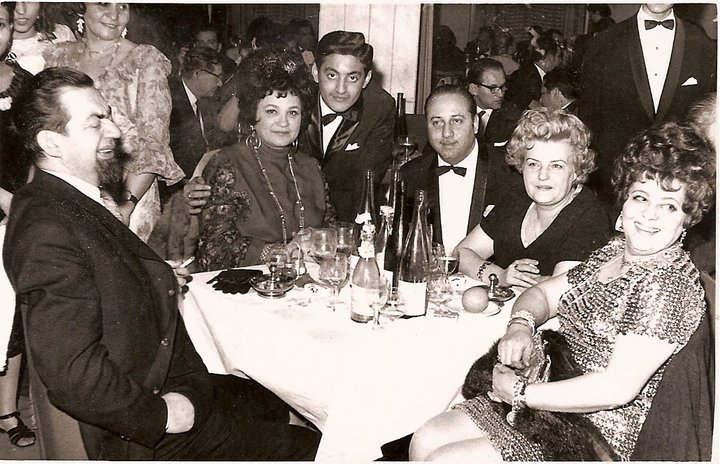 zenetudományi tanszakon Bartha Dénes, Kodály Zoltán és Szabolcsi Bence növendéke (1952 1957), zenetörténész okl. szerzett (1957).