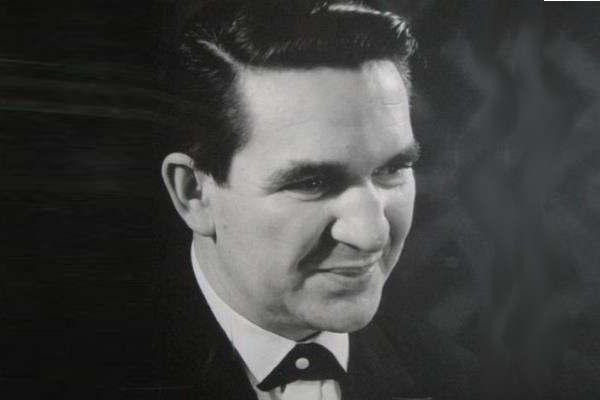 (A kép forrása: Fidelio) karnagy, kórusvezető. 1950-ben középiskolai ének- és zenetanári oklevelet nyert a Liszt Ferenc Zeneművészeti Főisk.-n.