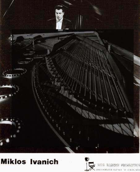 1950-56 között a budapesti Liszt Ferenc Zeneművészeti Főiskolán Ambrózy Béla professzor növendéke volt. 1956-ban elhagyta az országot, Párizsban telepedett le.
