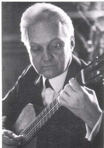 - Szendrey-Karper László (Budapest, 1932. I. 28. Budapest, 1991. II. 12.) gitárművész, főiskolai tanár.