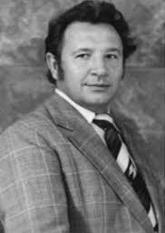 a Liszt Ferenc Zeneművészeti Főiskolán Szervánszky Endrénél folytatta zeneszerzés-tanulmányait. 1957 68 között a Fővárosi Zeneiskola Szervezetben tanított.