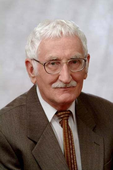 (A kép forrása: Fejér megye honlapja ::) IV.10.) középiskolai tanár, karnagy (Pewtőfi Sándor Gimnázium, Sárbogárd tanár; Művelődési Központ, Sárbogárd karnagy.