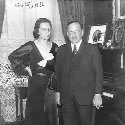 Kálmán Imre és felesége (Avasi Gimnázium) 30.) zeneszerző, operettkomponista. A Zeneakadémián Koessler János tanítványa. Eleinte dalokat, zongoraműveket írt, majd Endre és Johanna c.