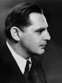 től Koppenhágában élt, de hosszú ideig szinte évente szerepelt Magyarországon is. 1940 és 1969 között az århusi konzervatórium tanára volt.