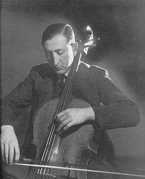 1902. III. 27. 1944) gordonkaművész és zeneszerző.