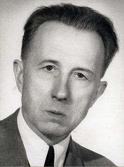 hangversenyezett. Szerzeményei túlnyomórészt vonós kamaraművek és csellódarabok; - Lakatos Tóni (1902-1968) neves prímás; - Mathia /1925-ig Mathea/ Károly Tivadar (Nagykanizsa, 1902. I. 13.