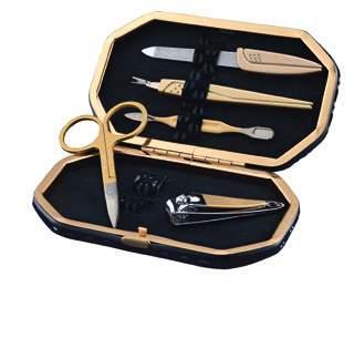 15 30 ml 4499,- Giordani Gold bronzosító krémstift 5,5 g 3999,- 31804 Light Ivory 31806 Natural Beige 33111 Coral Glow 33112 Bronze Glow 32075 Smokey Grey Giordani Gold Invisible