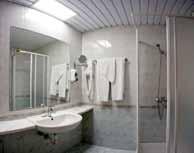 recepció pénzváltó üzletek étterem konferencia terem medence lift Térítésmentes: kert