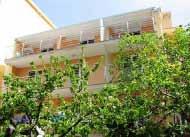 franciaágy, a másikban 2 különálló ágy 4 fős lux apartman 2 terasz nappali + 2 hálószoba 2