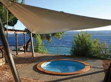 bicigli bérlés All Inclusive MEDENA ÜDÜLŐFALU** A hotel Trogir városától 4 km-re található.