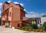 Hotel Apolis*** Szozopol újvárosi, Budzsaka elnevezésű részén, kb.