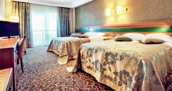 mini-klub (4-12 évig) Ultra All Inclusive Tengerpart: saját homokos-kavicsos tengerpart ingyenes strandbár ingyenes napernyők, nyugágyak, matracok a tengerparton és az úszómedencénél ingyenes