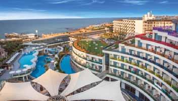 Resort területén) kosárlabda strandröplabda asztali tenisz darts animációs programok 2 diszkó Térítés ellenében: masszázs jacuzzi biliárd játék automaták teniszütő és labdabérlés teniszpálya