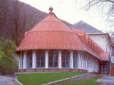 Her works include public buildings, the site of the folk art camp in Velem and several family homes. 59 sze fog dőlni, mert fából van. Ehhez képest 36 éve áll, csak szú ellen kell kezelni.