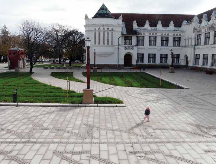 A legnagyobb tanítást Makovecz Imrétől kaptam, aki életemben elsőként felmutatta, hogyan lehet erős istenhittel teljesen természetesen együtt élni, lélegezni, dolgozni.