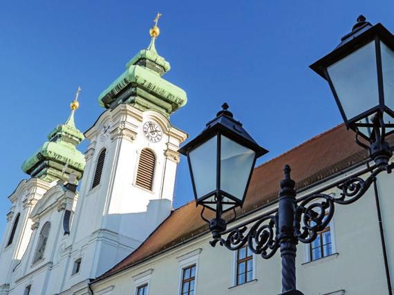 szálloda & kultúra ÉLMÉNYEKKEL TELI PIHENÉS danubiushotels.