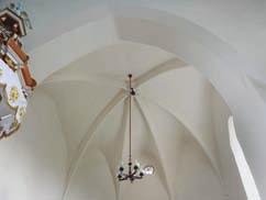 A KÖZÉPKORI TEMPLOMOK ÚTJÁNAK A KÁRPÁT-MEDENCE VALLÁSI ÉS KULTURÁLIS TURIZMUSÁBAN BETÖLTÖTT SZEREPE 8. Sárosoroszi, református templom. Szentélybelsô kelet felé cen.