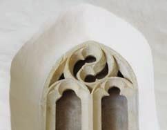 TISZASZENTMÁRTON, REFORMÁTUS TEMPLOM 8. A hajó déli falának keleti ablaka helyreállítás után Losonczy Istvánt, a temesvári hôst, a helyi hagyomány szerint az itteni templomban temették el 1552-ben.