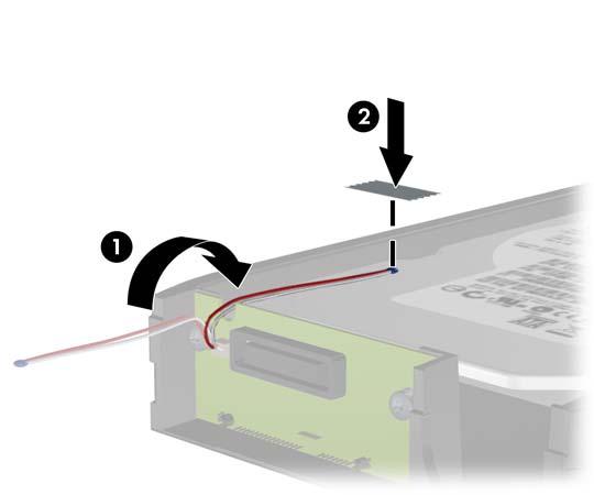 8. Helyezze el a hőérzékelőt a merevlemez tetején úgy, hogy ne takarja el a címkét (1), és rögzítse a merevlemez tetejéhez a ragasztószalaggal (2).