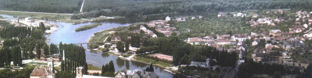 GY8. ábra Gyır, belvárosi tetıtáj (1961-es légifelvétel Járai Rudolf). Részlet.