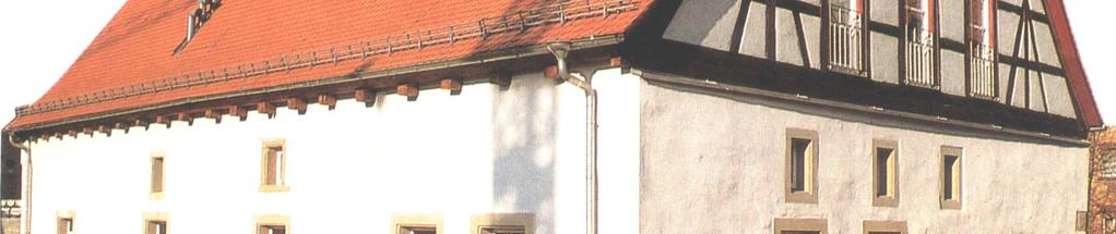 szerkezeti részleteket is. (M16. ábra) M16. ábra Zuffenhausen, Közösségi házzá alakított, felújított Dézsma