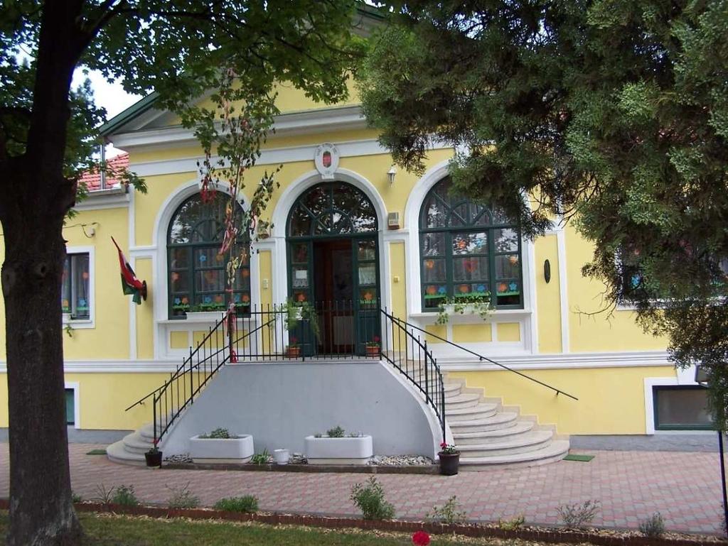 TÜNDÉRKASTÉLY ÓVODA 9143 ENESE, PETŐFI U. 26. Tel.
