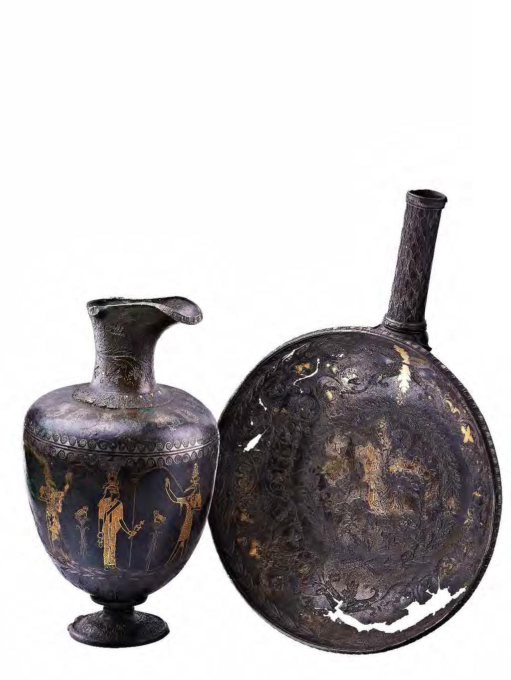 RÓMAIAK 51 139: Egyiptomi istenekkel díszített kancsó (urceus) és nyeles tál (trulleum), nílusi jelenettel Az edényeket 1831-ben, földmunkák során