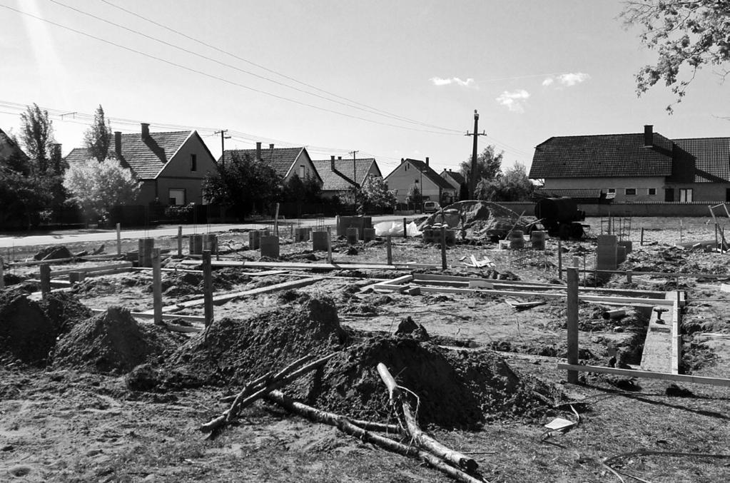 Önkormányzati Elkezdődtek a piactér építési munkálatai Csengele Községi Önkormányzat a Széchenyi 2020 terv keretében 31,75 millió forintot nyert piaci infrastruktúra fejlesztésére.