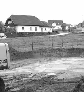Fajlagos hőelvonás Felület kw-onként Talaj a hőszükséglet (kw) függvényében [W/m 2 ] [m 2 ] 10 80 15 54 20 40 25 32 30 27 35 23 40 20 Különleges esetekben, amelyek nem növelik a hőszivattyú