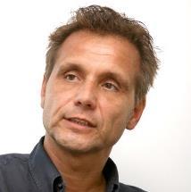 igazgatója, 2011-2016 Jakab Áron a