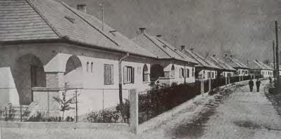 ellátott lakástípus. Az építészet nemcsak műszaki téren fejlődött, hanem új lakáselrendezések is kialakulóban voltak. A CIAM 1928-as II.
