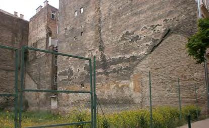 Since 2004, a social urban rehabilitation project named Magdolna Quarter Program has been introduced.