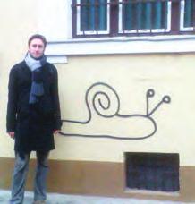 THEORY A nemnövekedés időtengelye Time axis of Degrowth A Közös Ház logója Logo for the Common House Vincent Liegey és Adrien Despoisse a digró csoport francia származású, hazánkban élő vezetői The