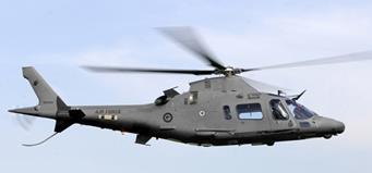 22. kép: Az AW 109 típusú helikopter. 180 Összességében a helikoptervezető alapképzés gyakorlati repülőkiképzési fázisa 86 hét időtartamban valósul meg, mely alatt a jelöltek 194 órát repülnek.