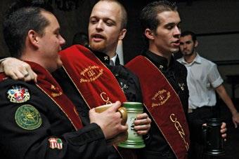 III. SELMECI HAGYOMÁNYOK A Miskolci Egyetemen máig élnek és virágoznak a több száz éves gyökerű selmecbányai diákhagyományok, amelyek igazán egyedülálló és életre szóló élményekkel gazdagíthatják a