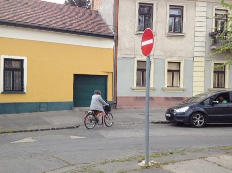 2 Biztonság A baleseti helyzet adatai nem mutatnak problémákat, de a védtelen közlekedők biztonságérzetének növelése együtt