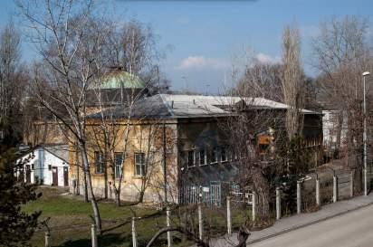 TELEK MEGKÖZELÍTÉSE SZEMÉLYGÉPKOSIVL GUSI-HÍD ÉS SOROKSÁRI ÚT ÁLTL NGYON EGYSZERŰ.