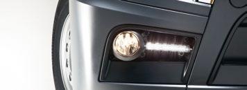A kifinomult designt a Mercedes-Benz slusszkulcsok formája ihlette, így tökéletesen illik Mercedes-Benz gépjárműve belső terébe is.