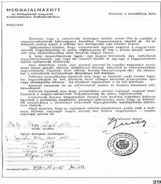 a Pamutszövõben. Itt dolgozott kitartóan, 37 éven keresztül. De a megpróbáltatások nem értek véget: elvesztette öccsét, egy orvosi mûhiba következtében.