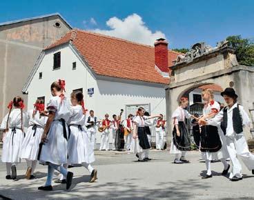 I TOURISM Investment opportunities The existing tourism attractions in the settlement: thermal spa, archaeological sites, Museum of Local History. 2.