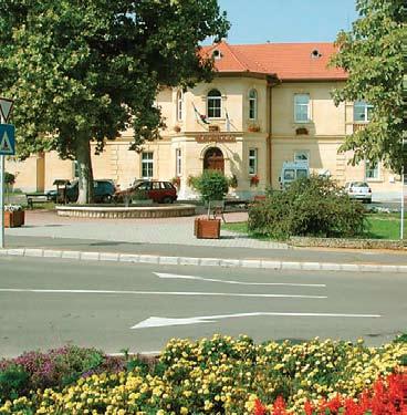 2. Land fo hodoč I TURIZAM Postojeće turističke atrakcije naselja: šetalište Kvassay (dugačko 200 m, drvored platana), panoramski pogled sa strme padine uz jezero (sa 40 metara visokog lesnog