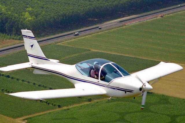 Robin R3000