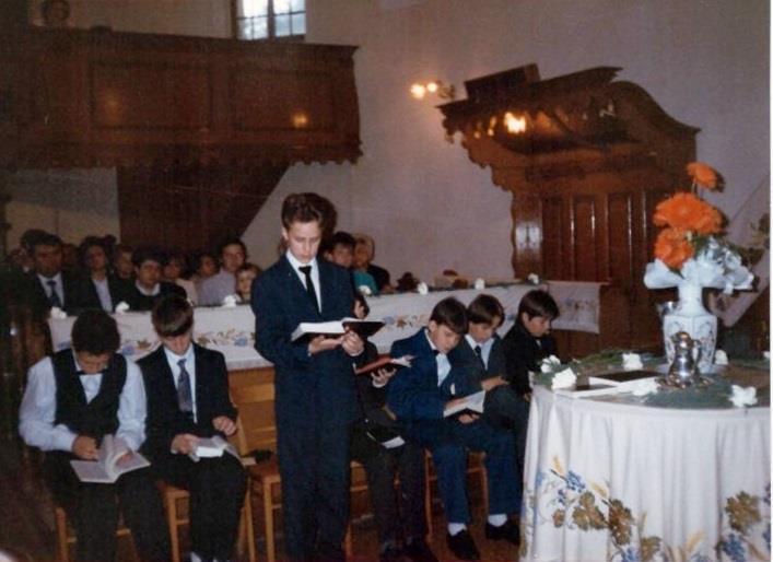 22 Kulcsfigura: Fiam konfirmációja Miskolc, Diósgyőri Református Templom ifj. Papp László Ez pedig az én fiam konfirmációi ünnepségén készült. Itt éppen ő olvas fel a Bibliából.